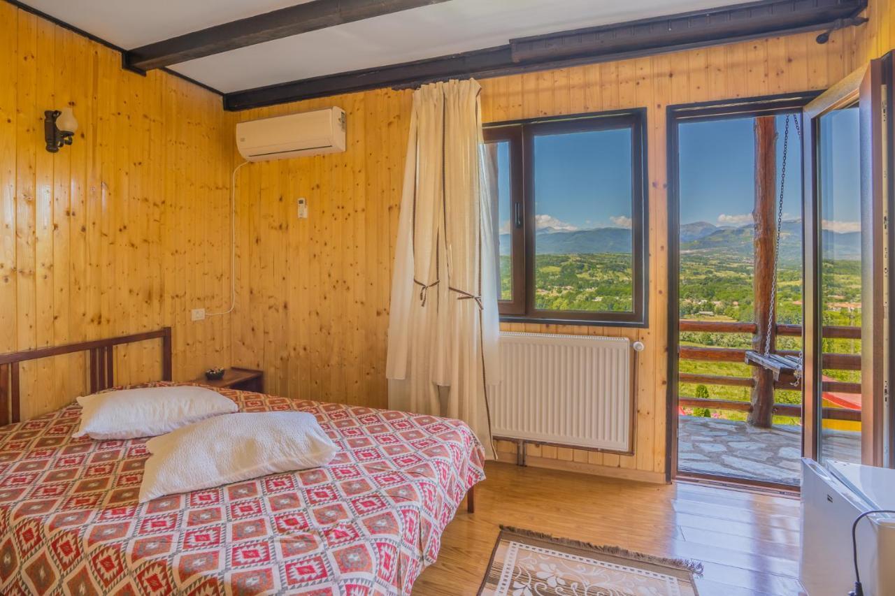 Hotel Pensiunea La Maria Lu' Sandoiu à Poenari Extérieur photo